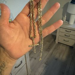 14K Gold Rope Chain And Pendant 
