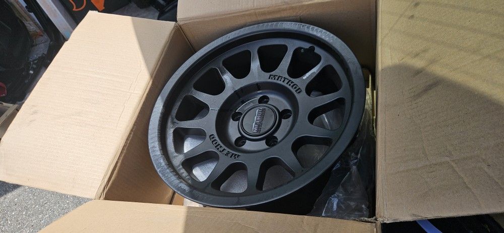 Method Race Wheels Bead Grip 703 Size:17x8.5 Bolt Pattern:5x5 Offset Spacing:0/4.8"