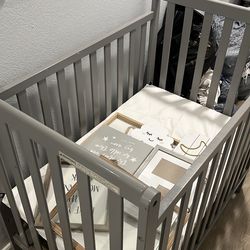 Mini crib