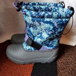 Kids Snow Boots   Size 12. Brand New.