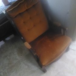 Golden Suede Compty Chair