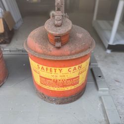 Vintage EAGLE Metal Safety Gas Can 1 Gallon  UI-10 S TYPE 1