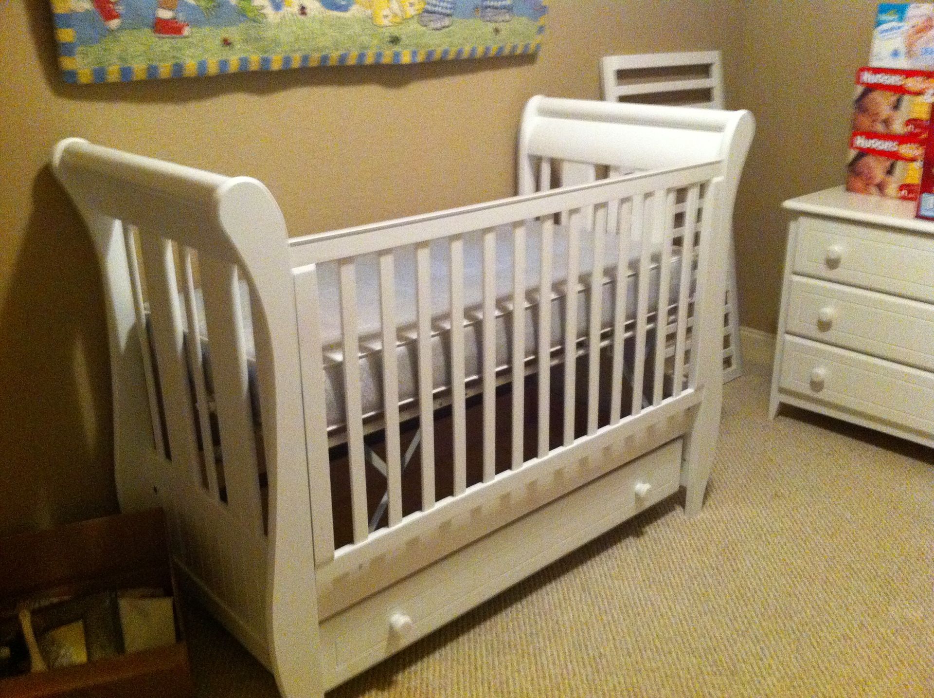 Berg Furniture convertible sleigh bed