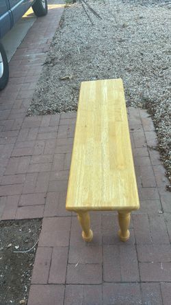 4 foot wide wooden sitting bench