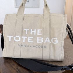 THE TOTE BAG