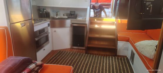 Wine cooler/refrigerator
