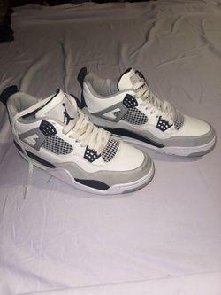 Jordan Retro 4 - Size 8 Men’s