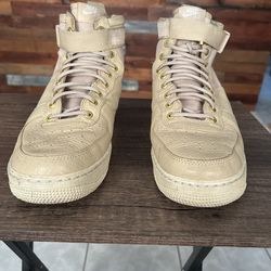 Nike SF AF1 Air Force 1 Mid “Mushroom”