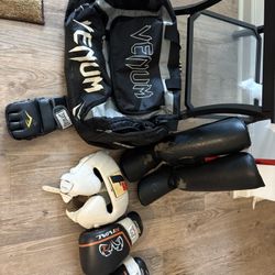 Full MMA/kickboxing Gear Set – Rival Gloves, Venum Shin Guards, Headgear + Bag 160obo