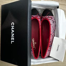CHANEL FLIP FLOPS 