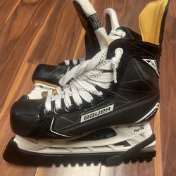 Bauer Supreme S160 Senior Size 7.5 Hockey Skate for Sale in Chicago IL OfferUp