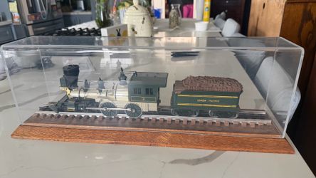 Union Pacific #3 Train in Plastic display  case
