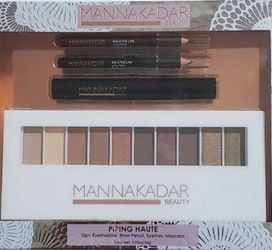 Manna Kadar Smokey Eye Collection Perfect for a day look or night look
