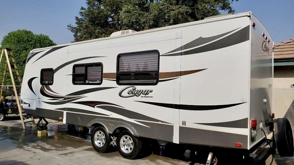 2014 Keystone Cougar 26 Ft Travel Trailer