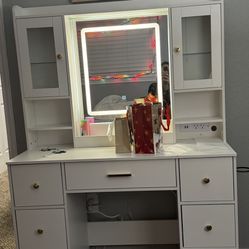 Kids (young Girls ) Vanity 