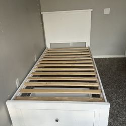 Twin Size Platform Bed Frame With Drawer