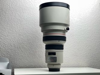 Canon EF 200mm F/1.8 L Lens