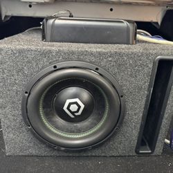 Insane Setup Must hsar 10"Soundqube In ported box and Pioneer 800w mono amp 