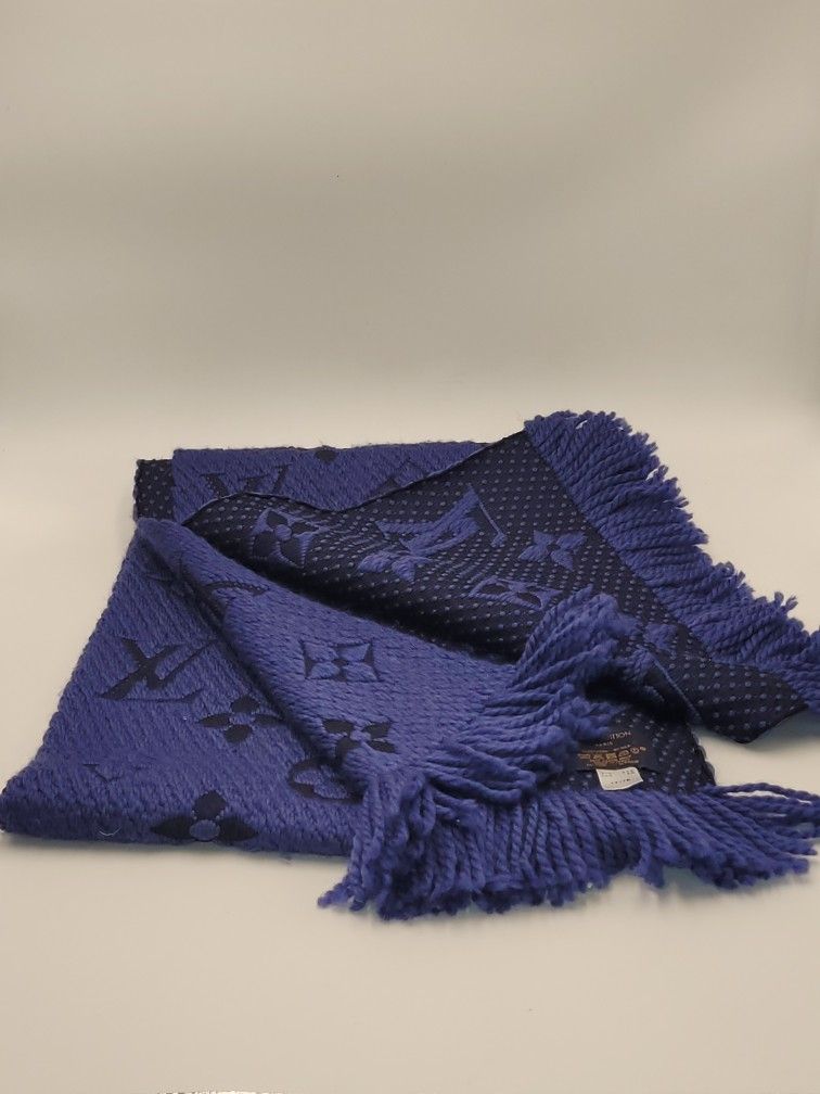 Louis Vuitton Logomania Wool Scarf in Blue & Black Combination. Made in Italy!