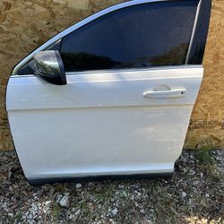 2011 TAURUS DOOR PART 