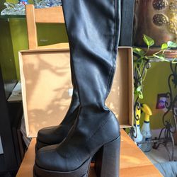 Steve Madden Cypress Black Boots 