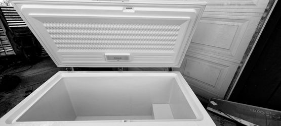 15 Cubic Foot  Frigidaire Chest Freezer