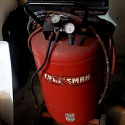 Craftsman 33 Gallon Oil Free Standing Air Compressor 