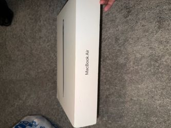 MacBook Air M1 13” (2020) 8GB RAM 256GB SSD – Excellent Condition