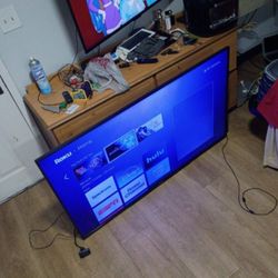 55 Inch Samsung Smart TV Comes With Stand And Remote 