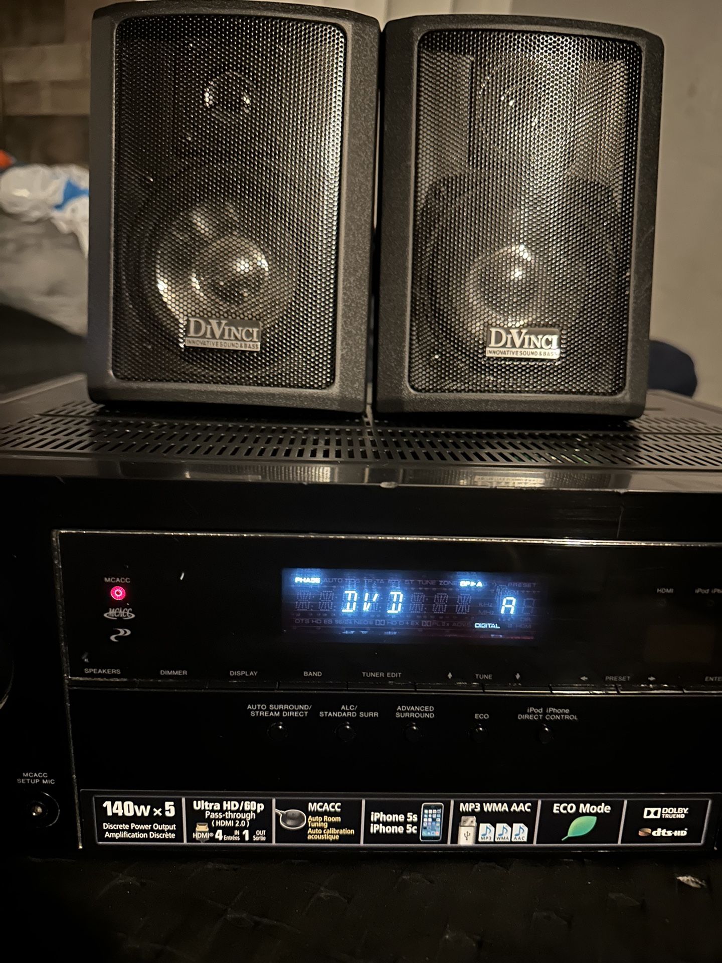 Pioneer Receiver With DaVinci Bookshelf Speakers