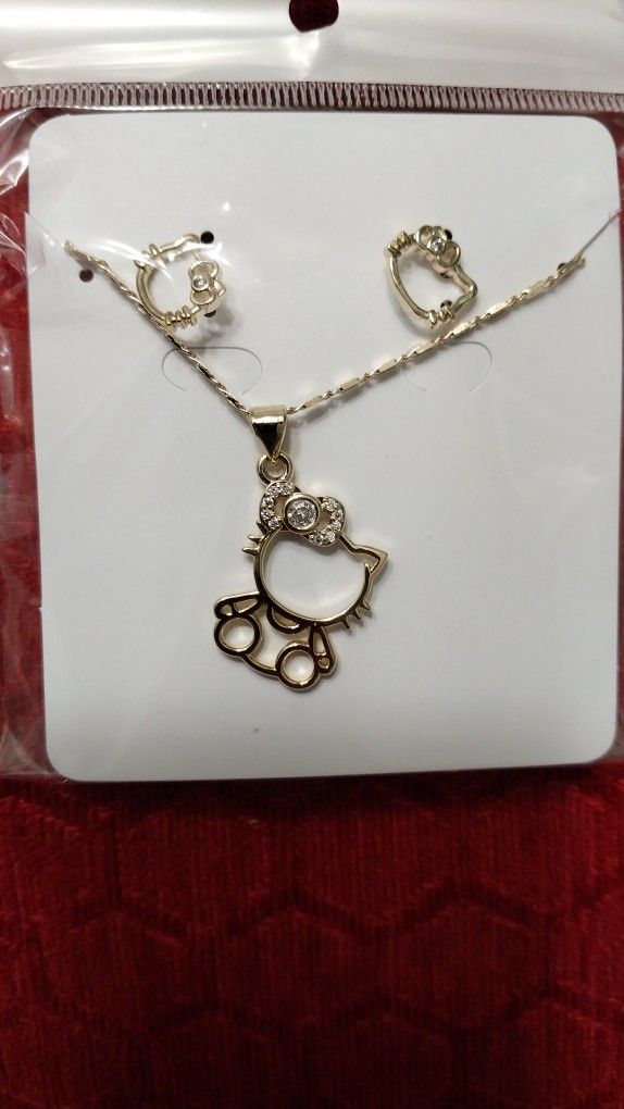 Set Chain And Matching Earings Hello Kitty