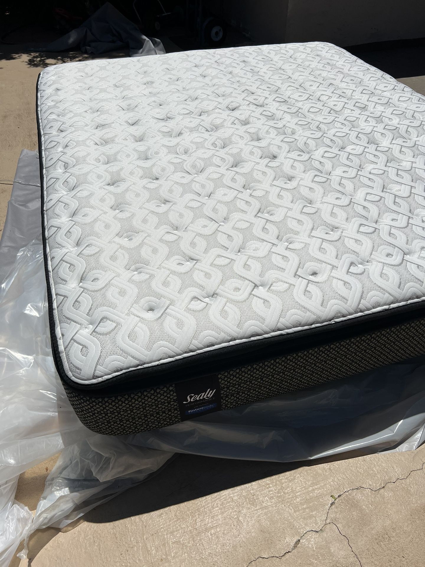 BRAND NEW SEALY CALIFORNIA KING PILLOWTOP MATTRESS ONLY