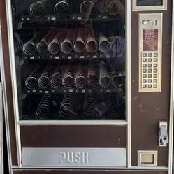 Vending Machine - For Parts, Fun Or To Be Refurbished