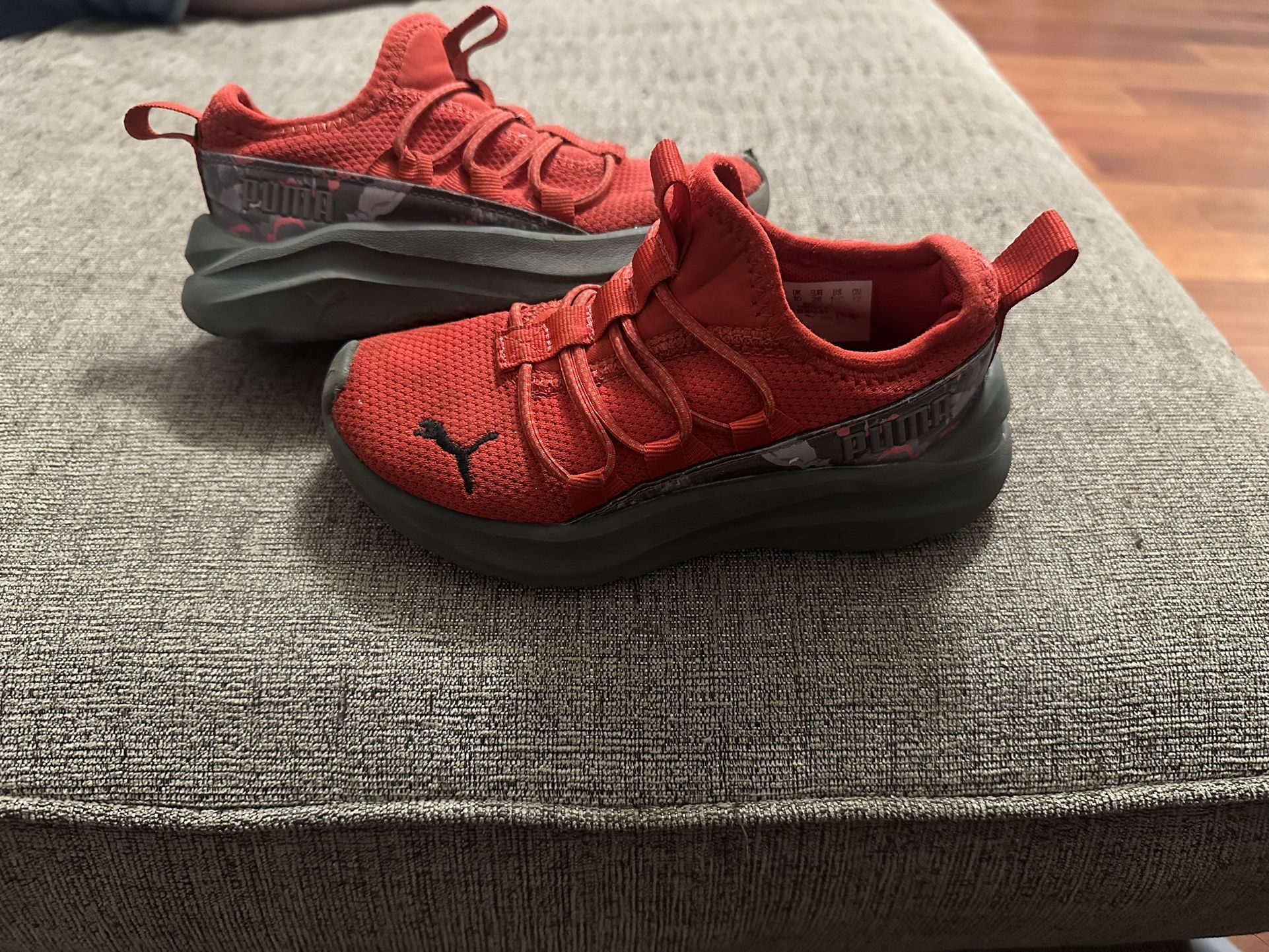 Kids Red Pumas 10c