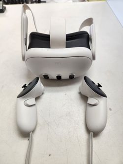 Meta Quest 3 VR Headset with Controllers and charger