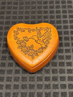 Lasercraft Wooden Heart Hummingbird Etching Music Box *WORKS
