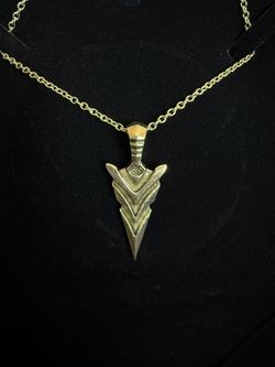 Silver Color Arrowhead Pendant Necklace