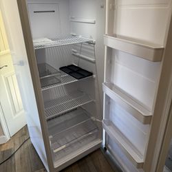 NEW!! CLEAN!! Upright Freezer