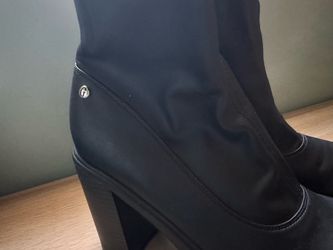 GUESS BLACK BOOTS
