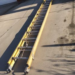 28 Foot Fiberglass Ladder