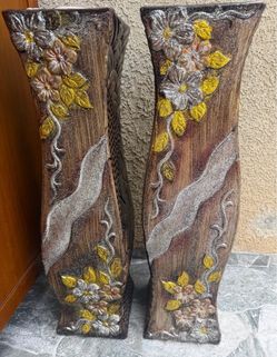2 Vases