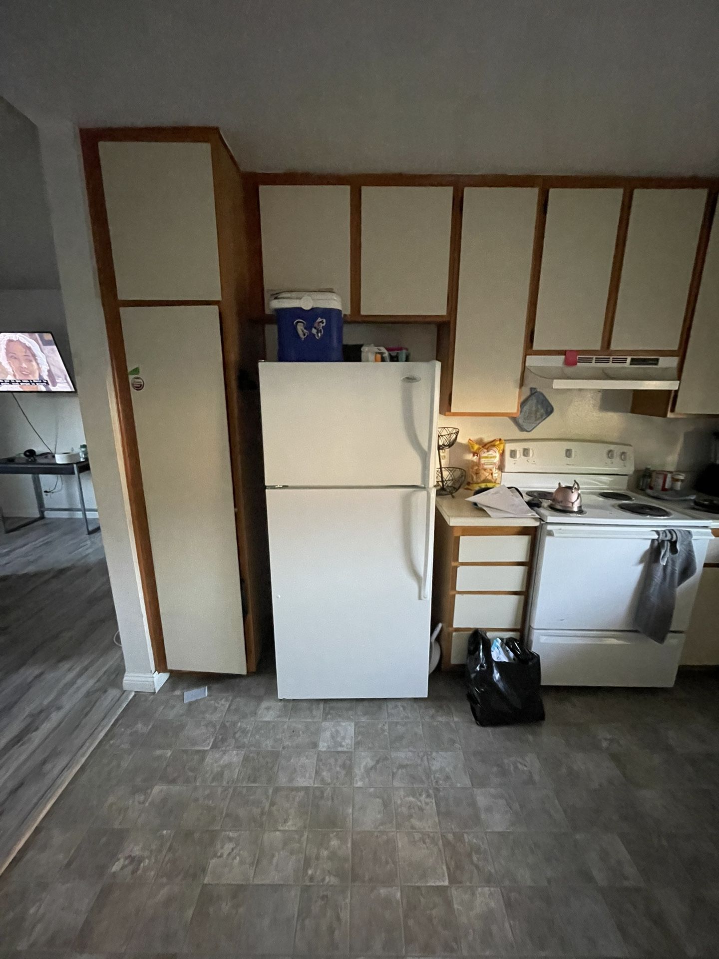 Refrigerator whirlpool