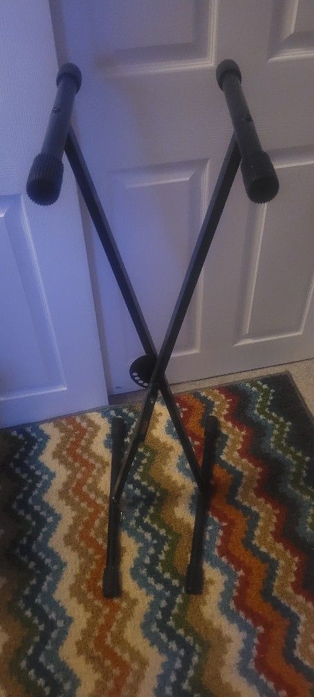 Adjustable Piano Stand