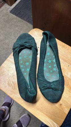 Flat shoes