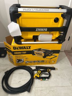 DEWALT 2600 PSI 1.1 GPM Cold Water Electric Pressure Washer