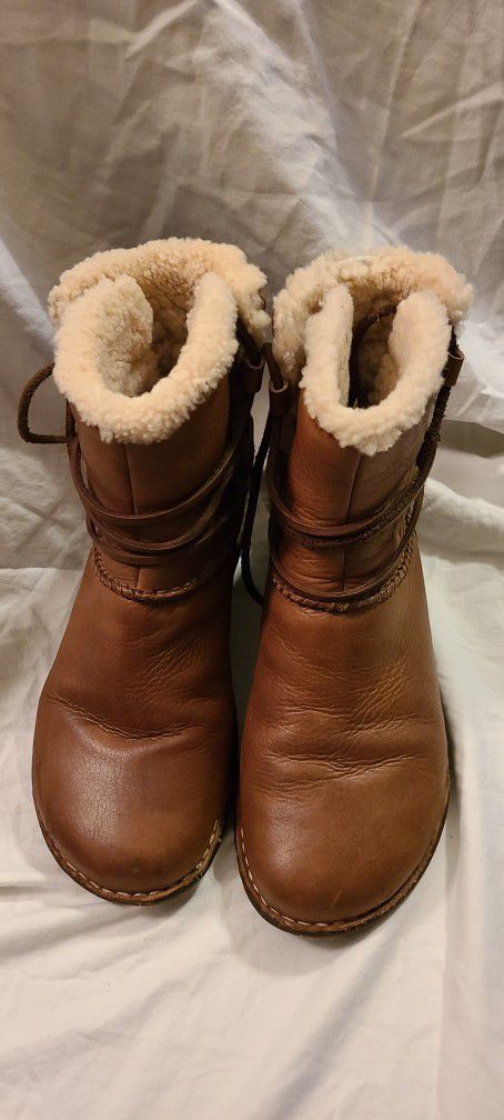 UGG Caspia1932 Women's Boots Ankle Leather Brown Lace-Up Shoe Size 7