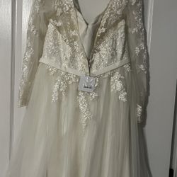  Wedding Dress $400 OBO