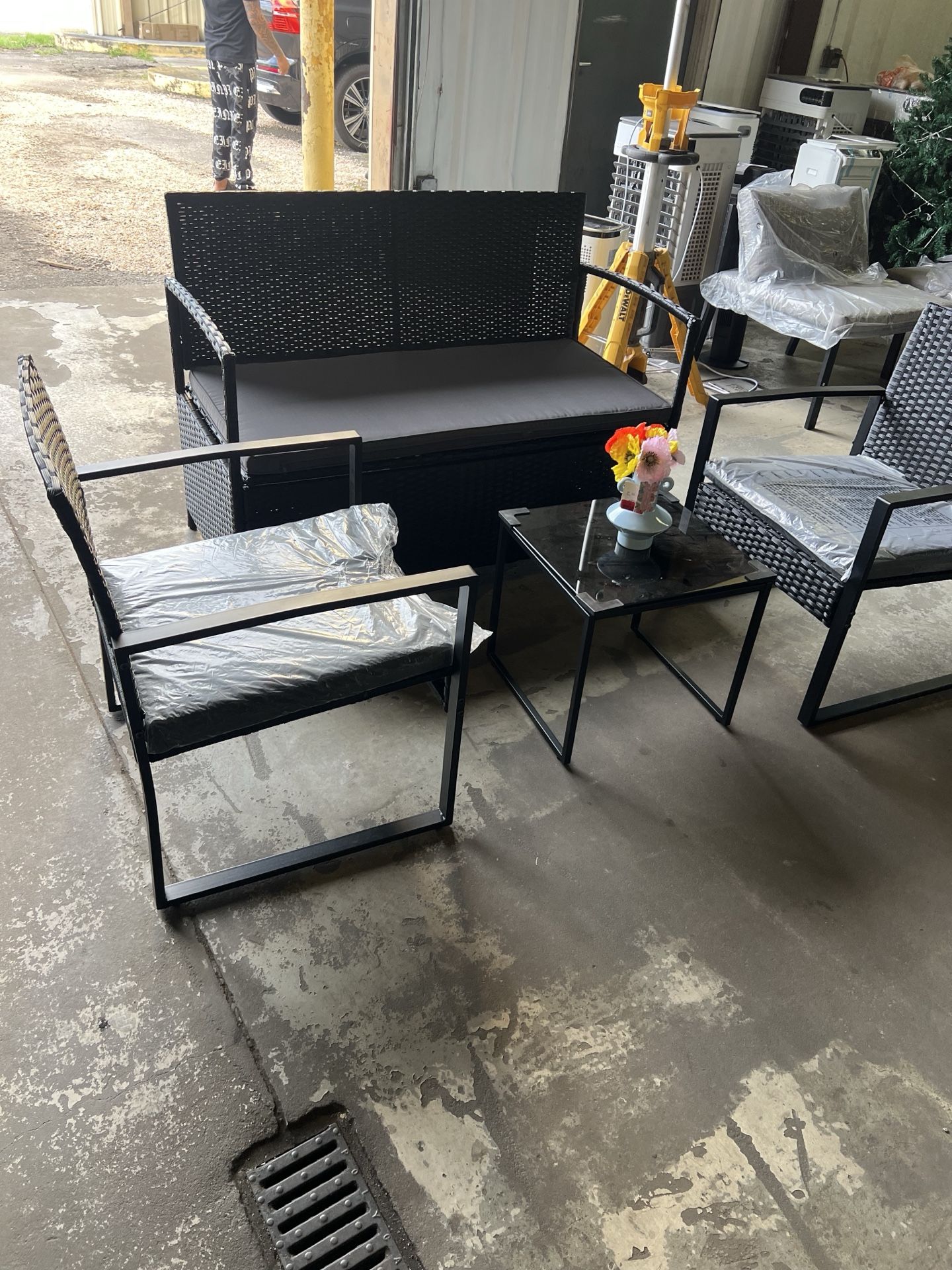 Patio Furniture 4 Pieces Conversation Sets Outdoor Wicker Rattan Chairs Garden Backyard Balcony Porch Poolside loveseat with Soft Cushion and Glass Ta