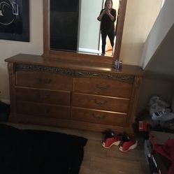 Queen Size Head Board N Dressers Mirror