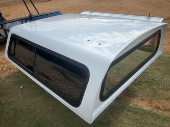 2005/2011 Chevy Colorado 6 ft bed camper shell